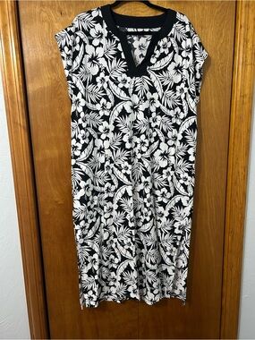 Lands' End Black & White Floral V-Neck Midi Dress